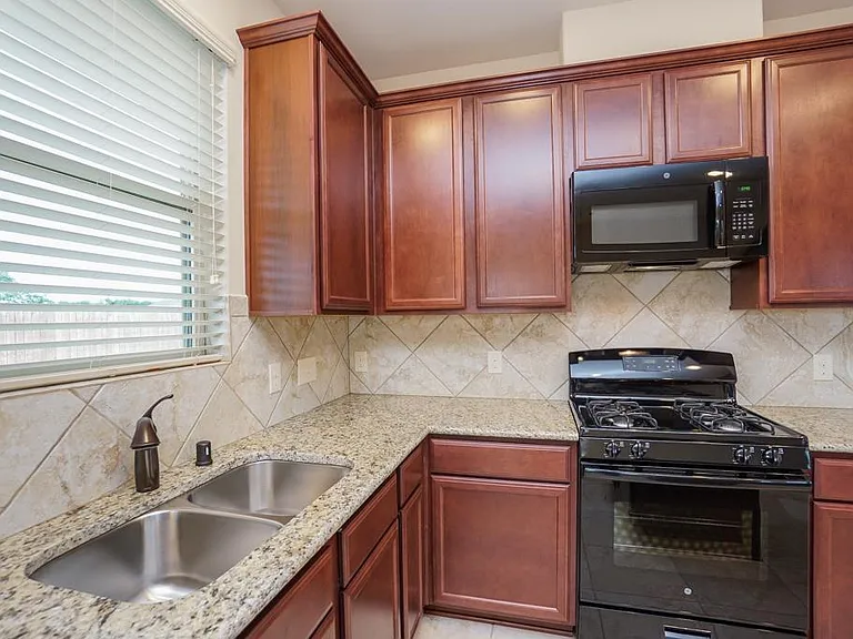 2206 Argos Dr — Photo 14