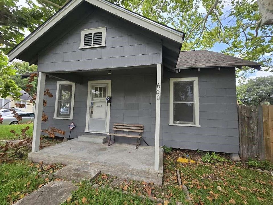 1st image of 600 E Fayle St