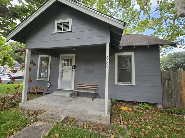 600 E Fayle St, Baytown, TX 77520