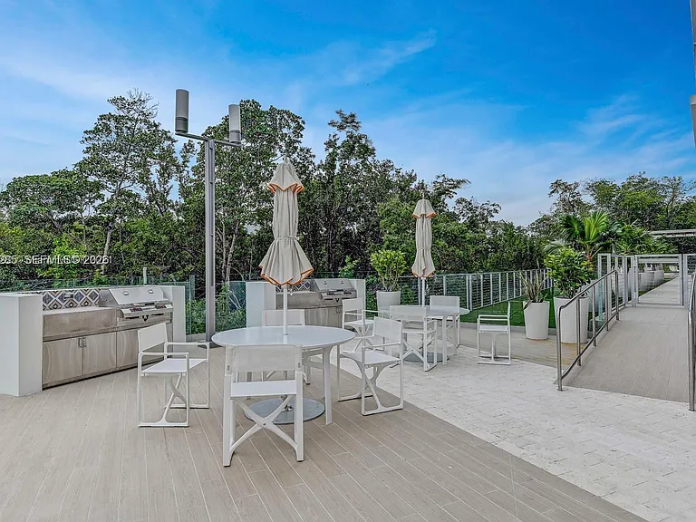 16385 Biscayne Blvd #2515 — Photo 20