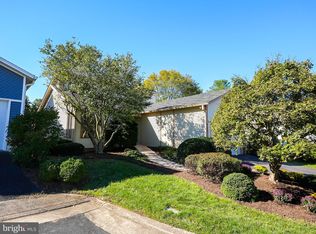 8430 Hollis Ln, Vienna, VA 22182