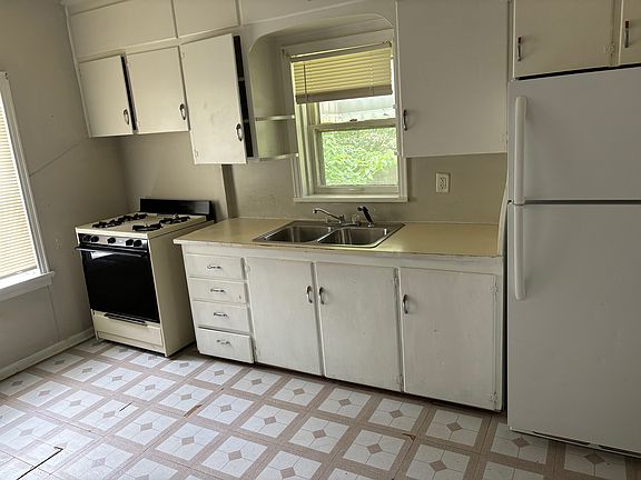 3rd image of 22 Walnut Ct #22