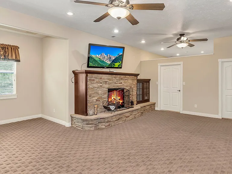 2245 Idella Ct — Photo 58
