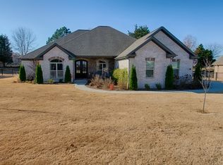 265 Plantation Springs Dr, Florence, AL 35630