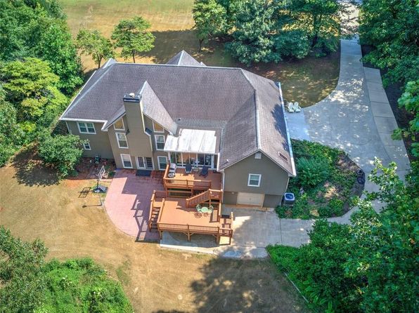 915 Oak Grove Rd, Carrollton, GA 30117