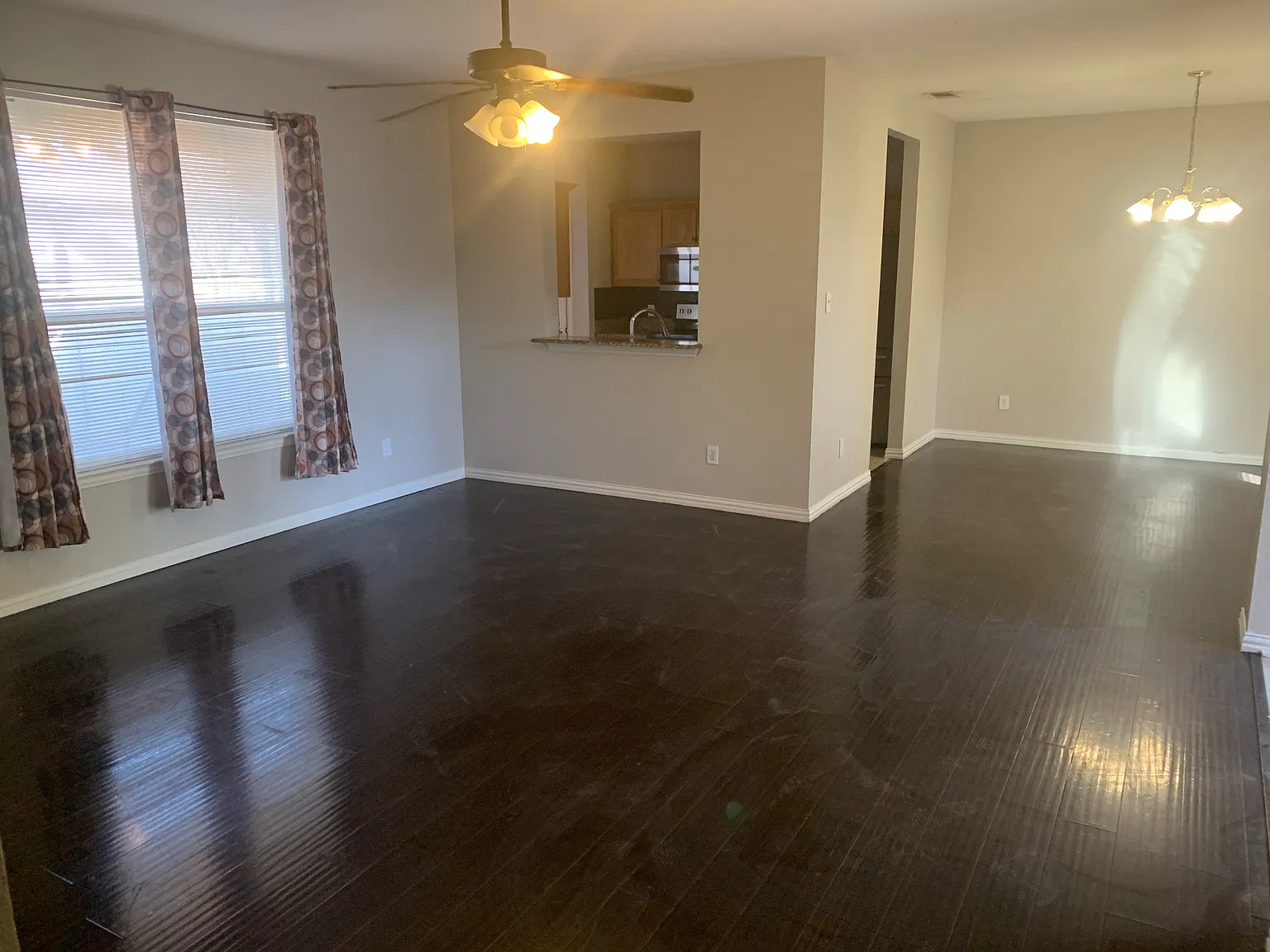 1390 Roan Drive — Photo 2