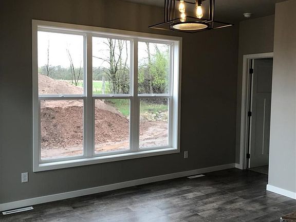 4th image of 2912 Villa Way