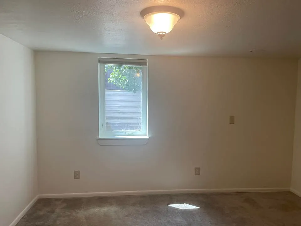 2 bed, 1100 sqft, $1,590 — Photo 4