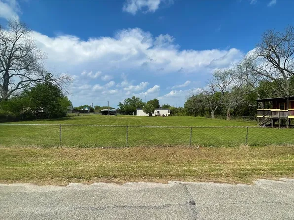 N Cotton St, Fairfield, TX 75840