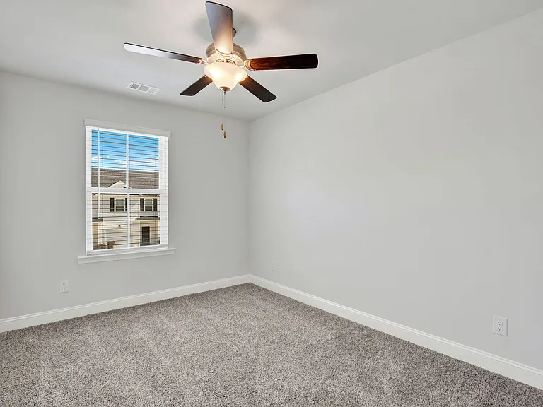 77 Dorsey Dr — Photo 24