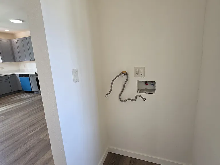 2323 Market St #A — Photo 23