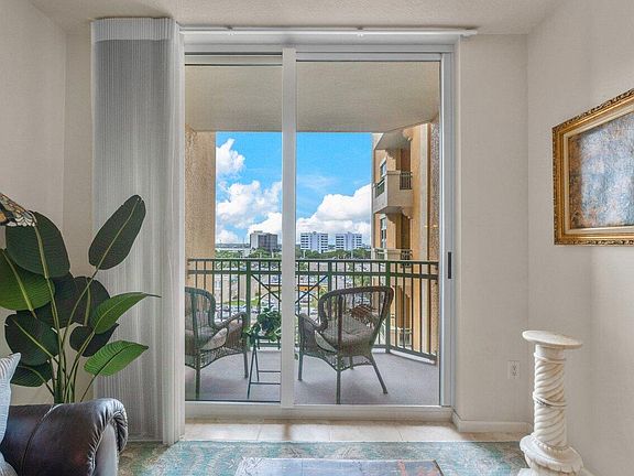 3rd image of 403 S Sapodilla Avenue #506