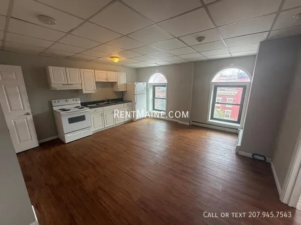 35 Main St APT 45, Bangor, ME 04401