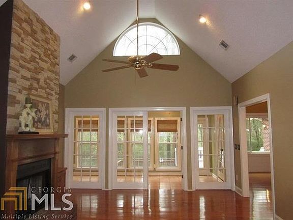 2nd image of 104 Abbey Ct