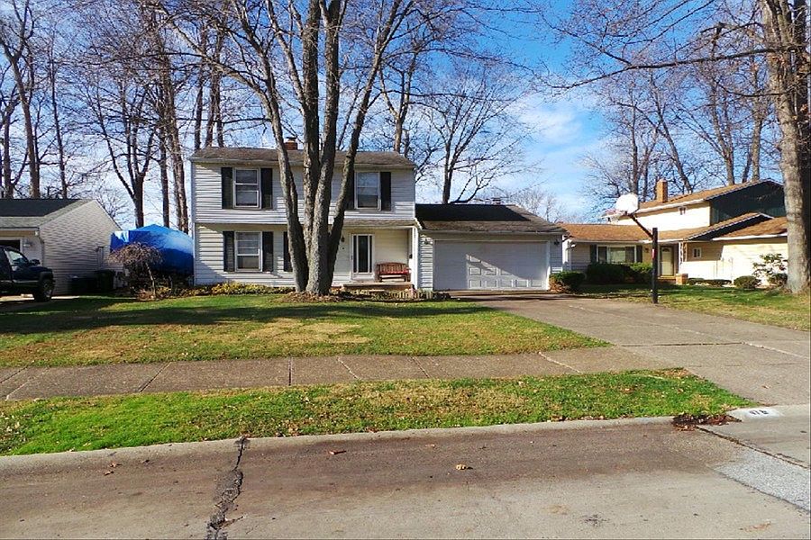 1st image of 416 Riverdale Dr