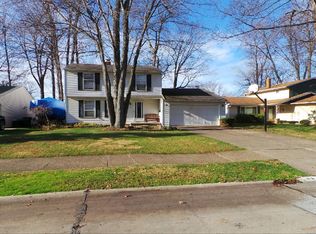 416 Riverdale Dr, Eastlake, OH
