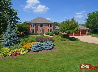 5 High Point Dr, Hawthorn Woods, IL 60047