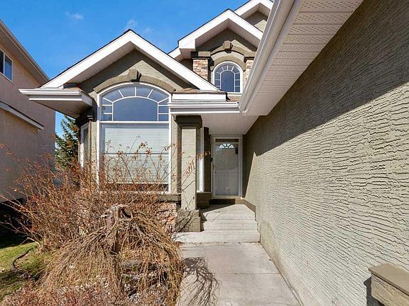 2nd image of 63 E Mount Assiniboine Cir SE