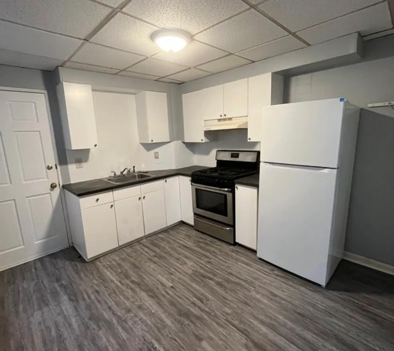 3 bed, 1200 sqft, $2,250 — Photo 2