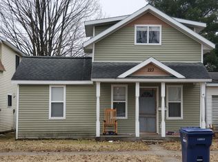 223 W Franklin Ave, Reed City, MI 49677