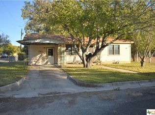 701 Dent St, Lampasas, TX 76550