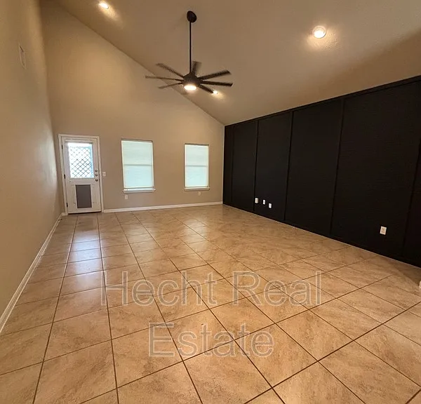 9209 Sawyer Fay Ln — Photo 8
