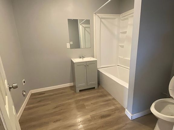 4th image of 1380 Main St #2