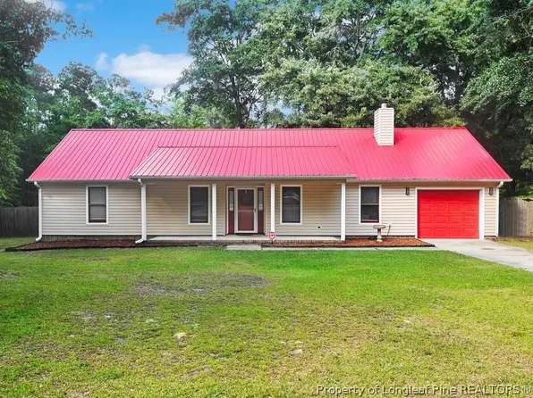 5487 Bush Ct, Hope Mills, NC 28348