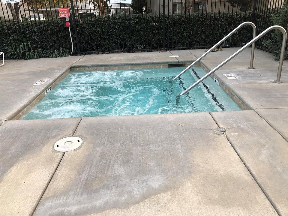2nd image of 8020 Walerga Rd Unit 1087
