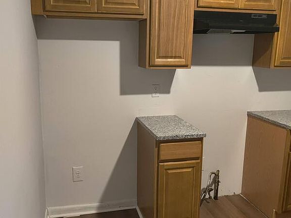 4th image of 1025 Belmont Ave