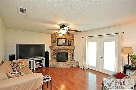 3rd image of 4507 Woodcreek Dr