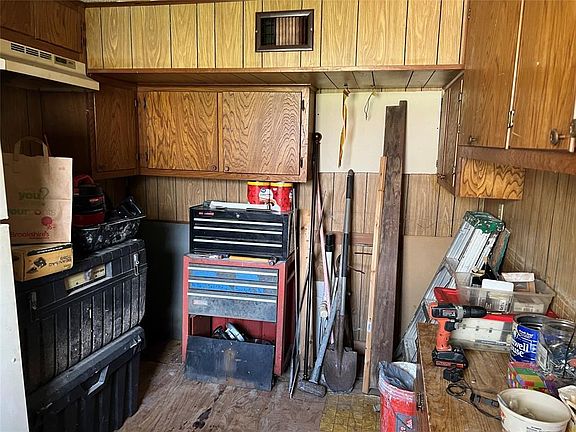 3rd image of 121 Windom St