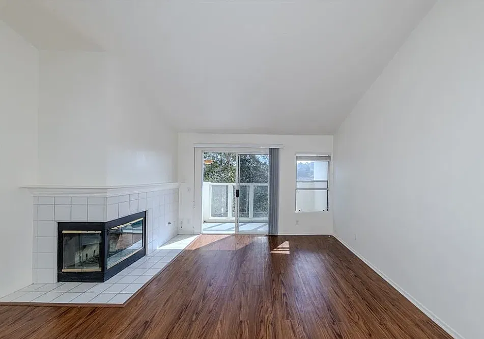 2 bed, 1098 sqft, $3,900 — Photo 4
