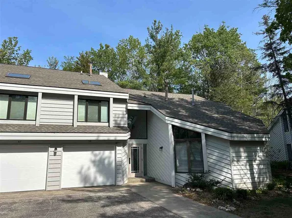 3440 Lakeside Dr N, Petoskey, MI 49770