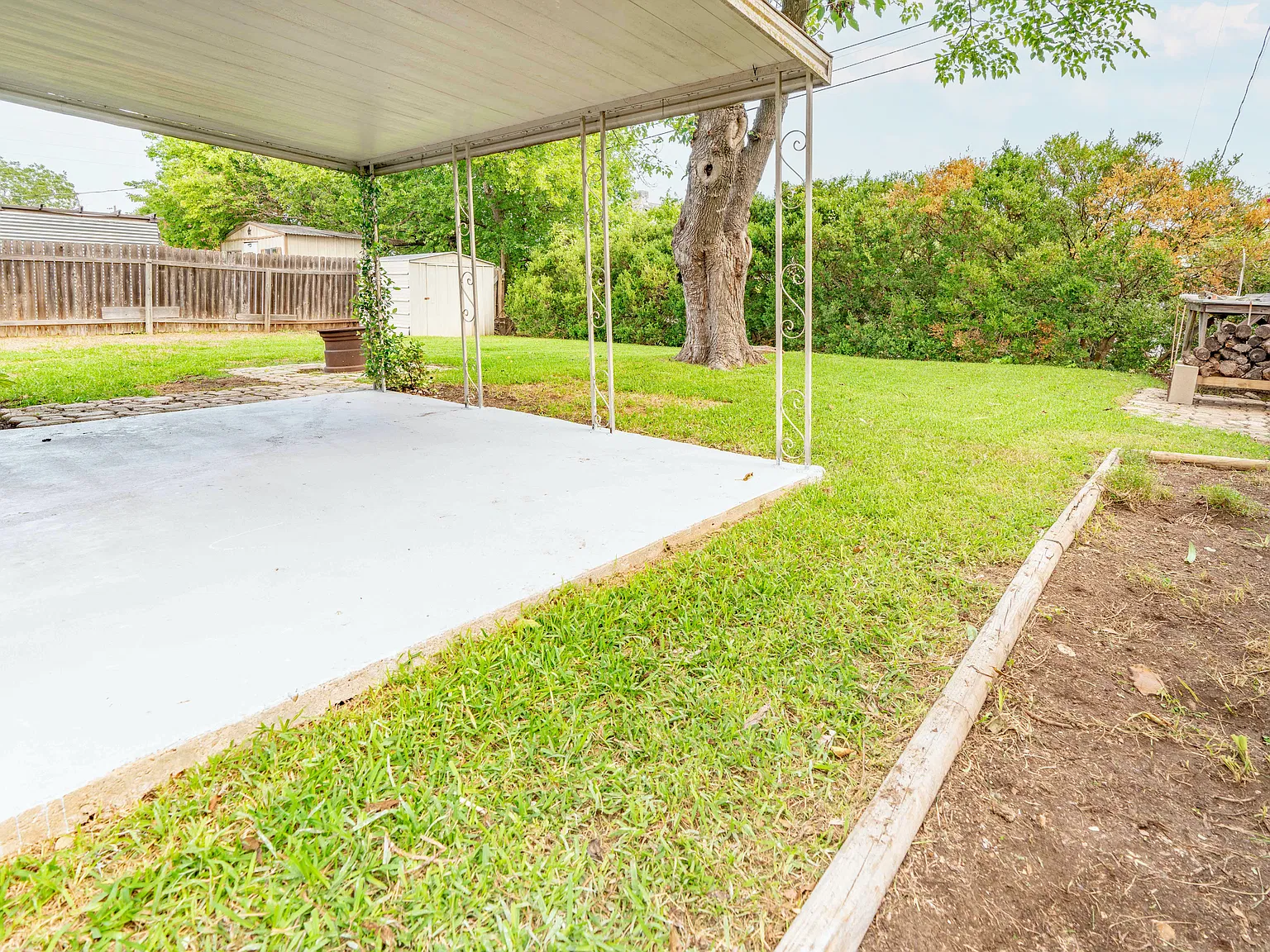 3 bed, 1450 sqft, $2,300 — Photo 3
