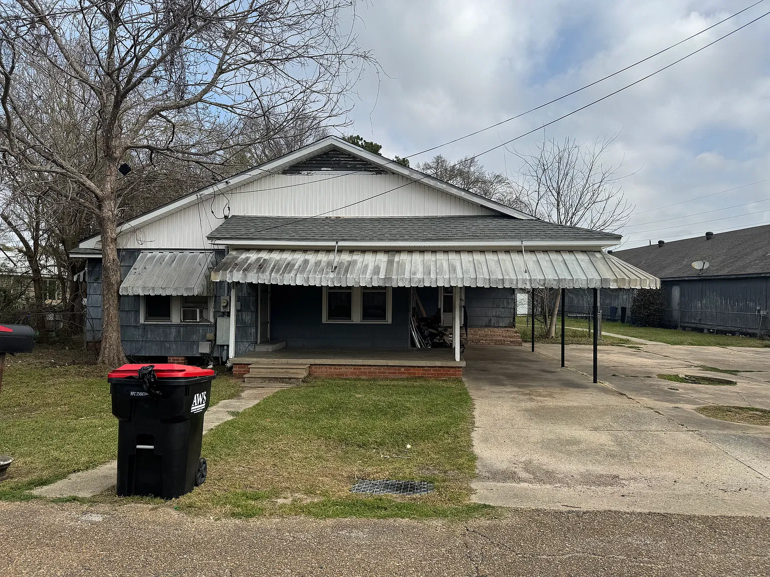 4 bed, 2100 sqft, $1,300 — Photo 1