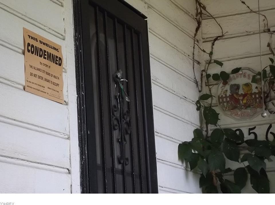 2nd image of 256 Franklin Ave