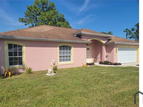 1053 Barcelona St E, Lehigh Acres, FL 33974
