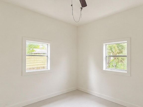 4th image of 306 WOODLAWN Avenue
