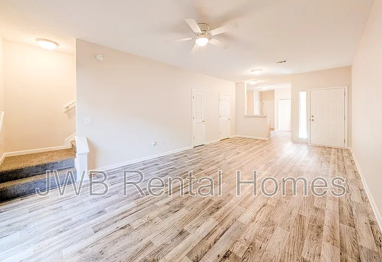 4706 Playpen Dr — Photo 5