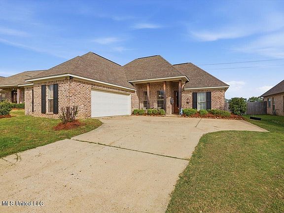 3rd image of 208 Buttonwood Ln