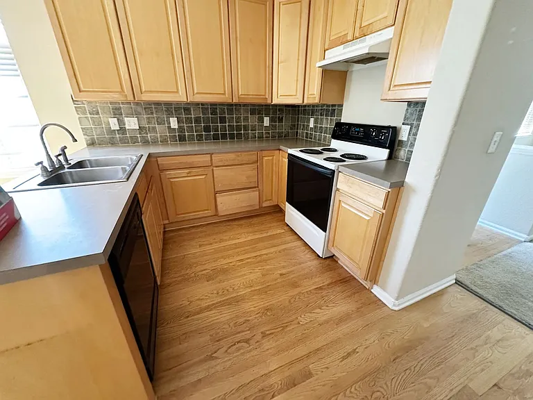 22351 E Plymouth Cir — Photo 47