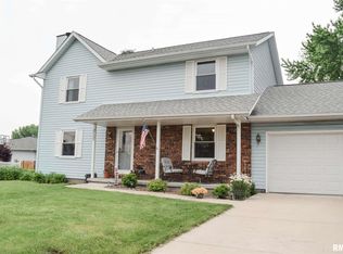 2102 Mariana Dr, Pekin, IL