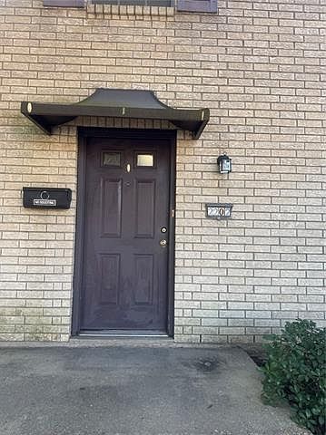 1st image of 2202 Caswell Ln