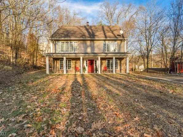 5 Buena Vista Dr, Ringwood Boro, NJ 07456