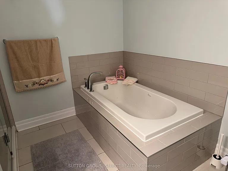 240 Villagewalk Blvd #610 — Photo 26