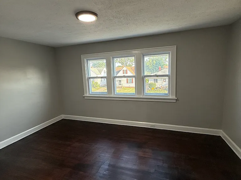 8214 Essen Ave — Photo 11