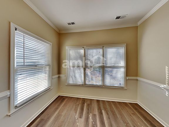 4th image of 114 Ashwood Ct