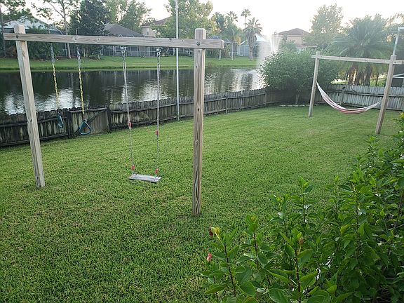 3rd image of 597 Lake Cypress Cir