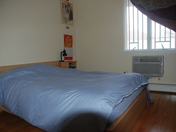 4th image of 131 Bay 32 St #1B
